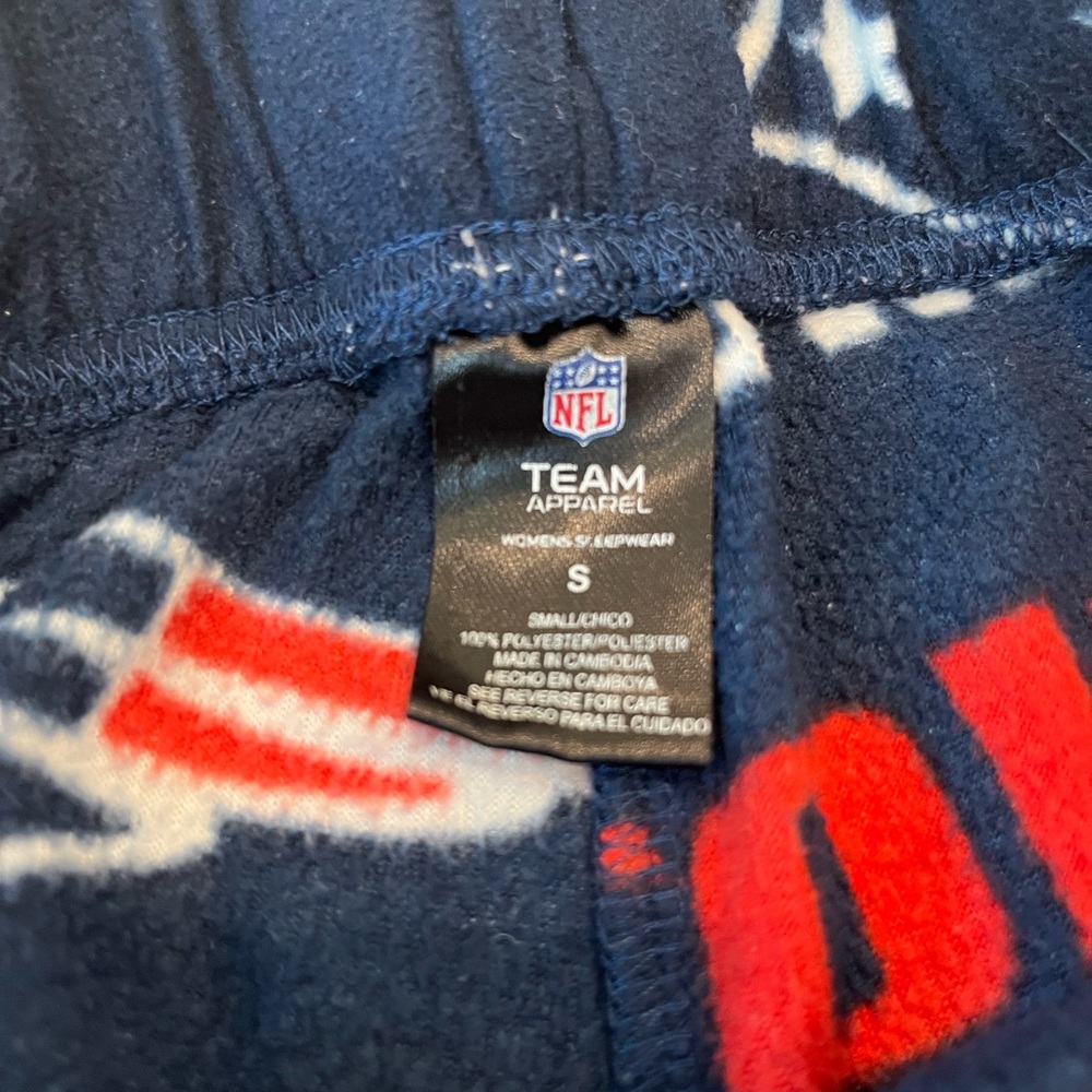 NFL New England Patriots Fleece Shorts - Picture 2 of 3